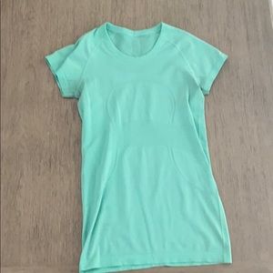 Lululemon mint green Swiftly T shirt size 6
